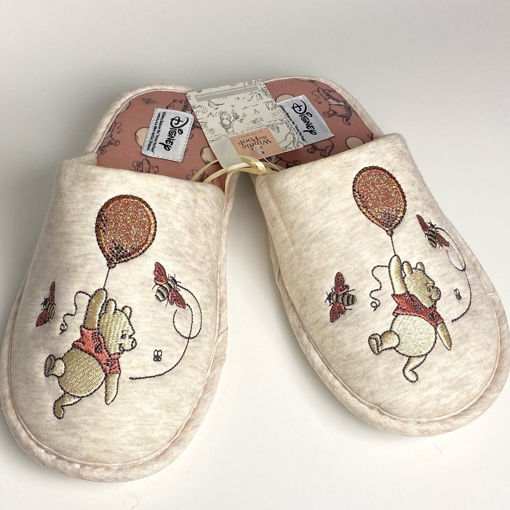 Disney  Winnie the Pooh House Warm Winter Slippers Shoes - Picture 2 of 3